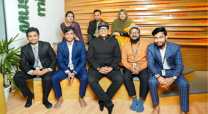 Team Right Image